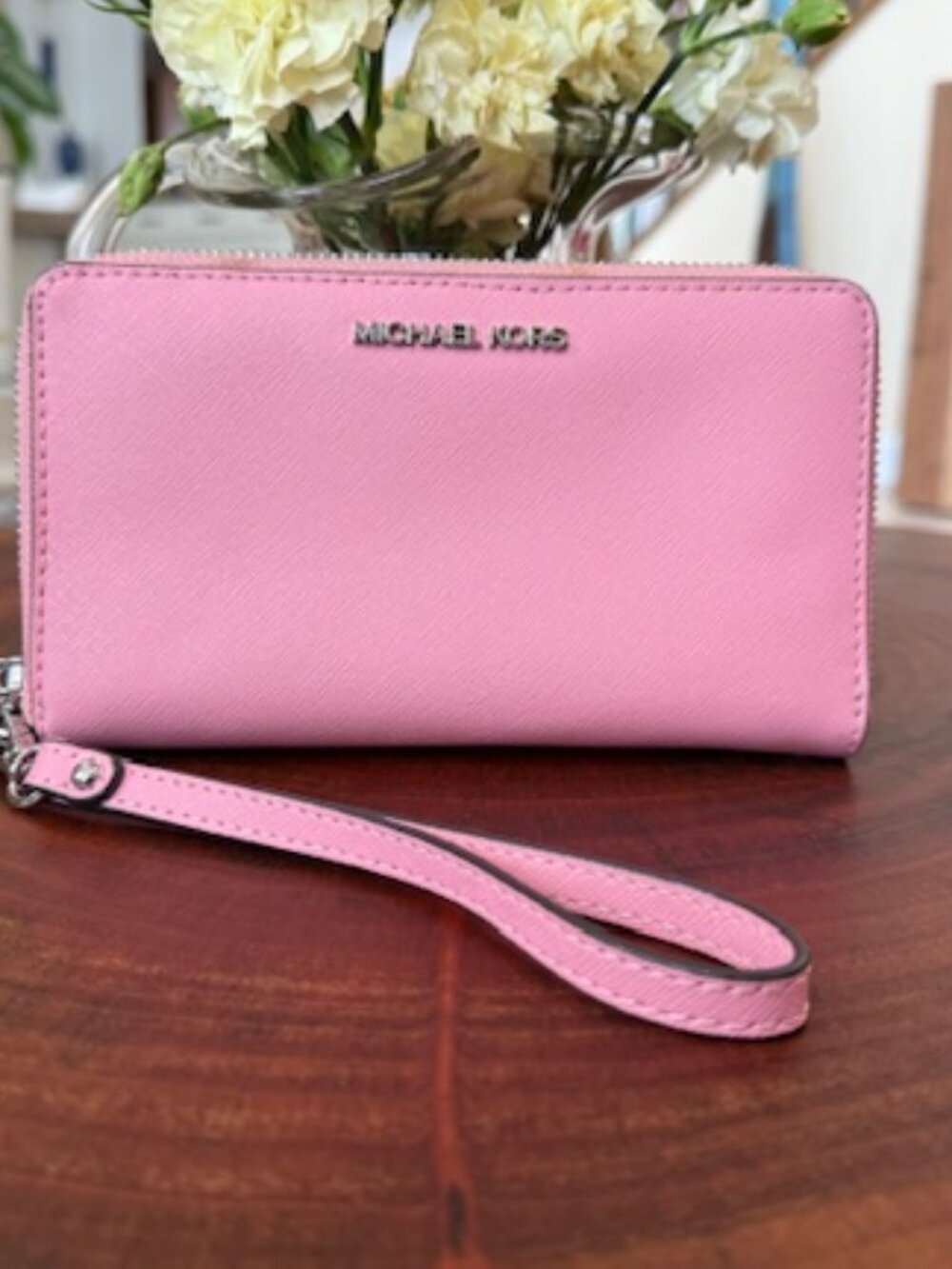 MK Large Leather Smartphone Wristlet - Pink